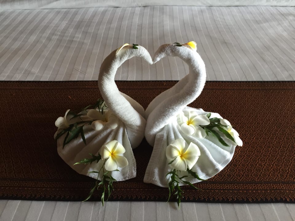 Deko auf dem Bett  Panviman Resort Koh Phangan