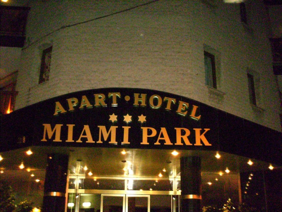 Eingang Aparthotel Miami Park