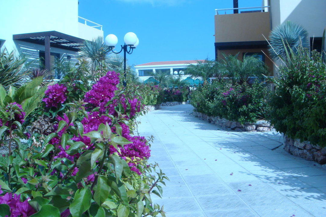 Gepflegter Garten Atlantica Mikri Poli Rhodes