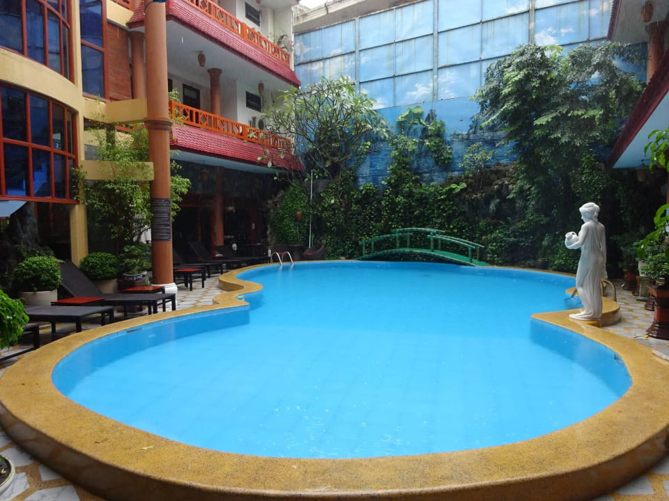 Pool Hotel Serene Thanh Binh III