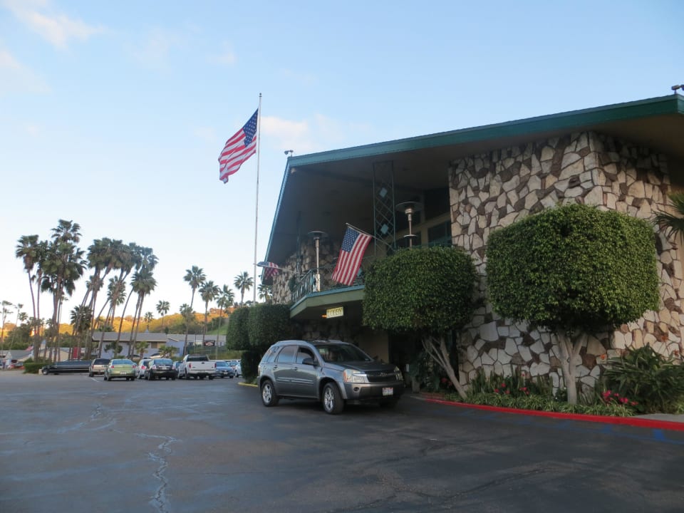 Außenansicht Kings Inn Hotel - Seaworld/Zoo