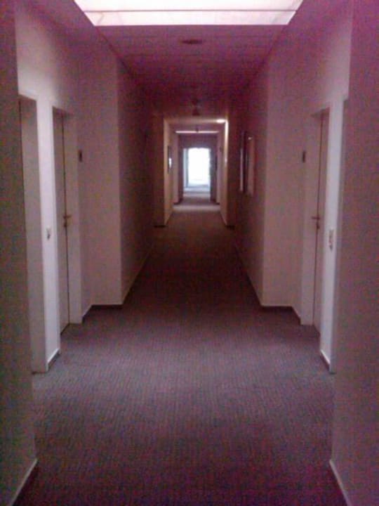 Flur zu den Zimmern Euro Park Hotel