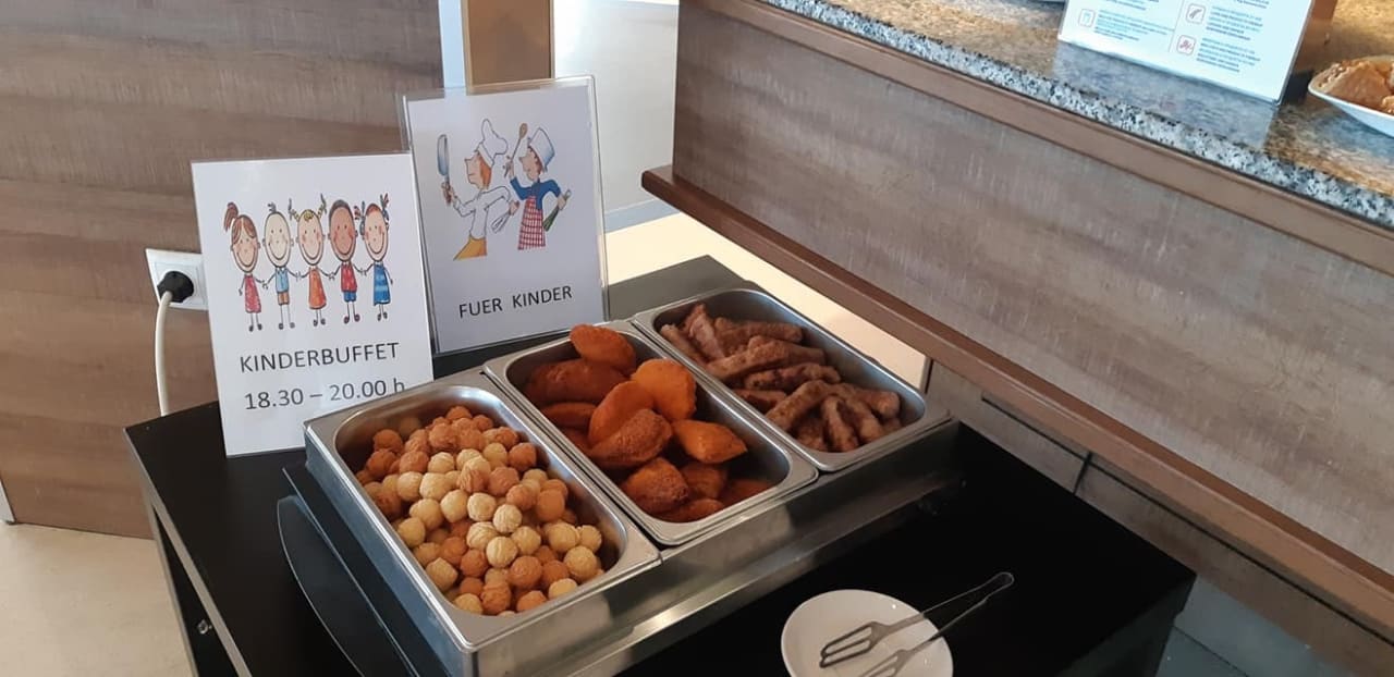 Gastro Hotel Sineva Beach