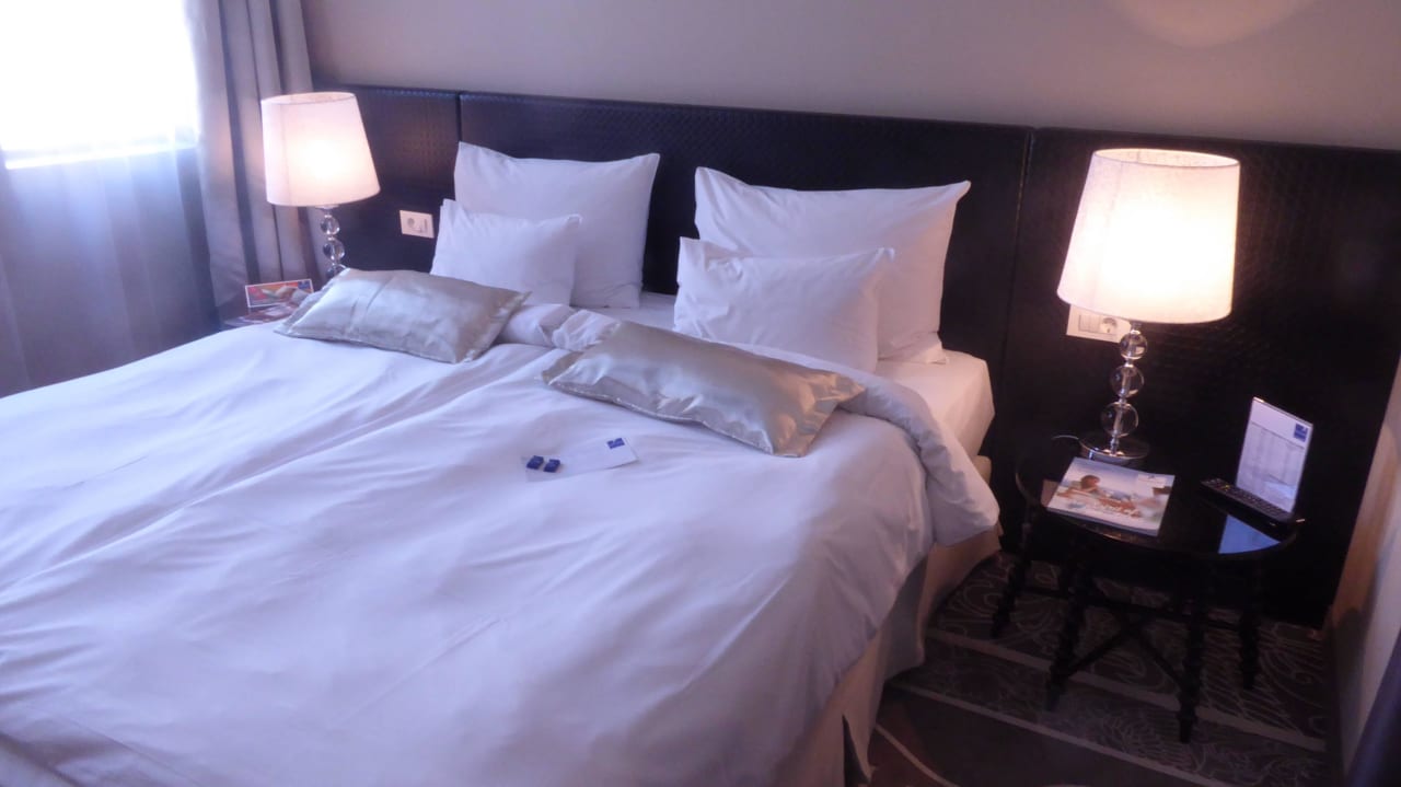 Bett ZiJin Hotel Belgrade