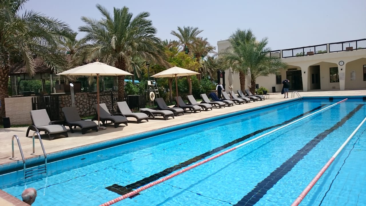 Pool Radisson Blu Hotel & Resort Al Ain