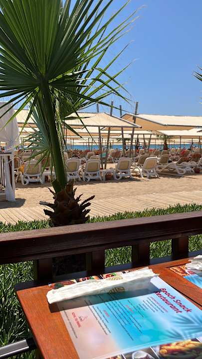 Strand Royal Taj Mahal Hotel