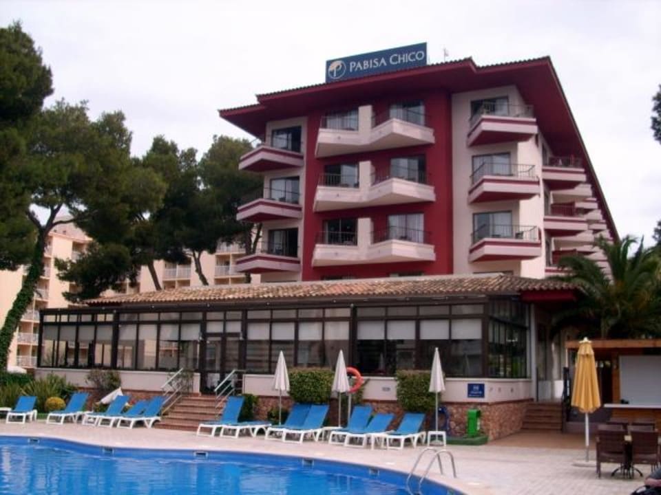 Außenansicht vom Pool aus Hotel Pabisa Chico