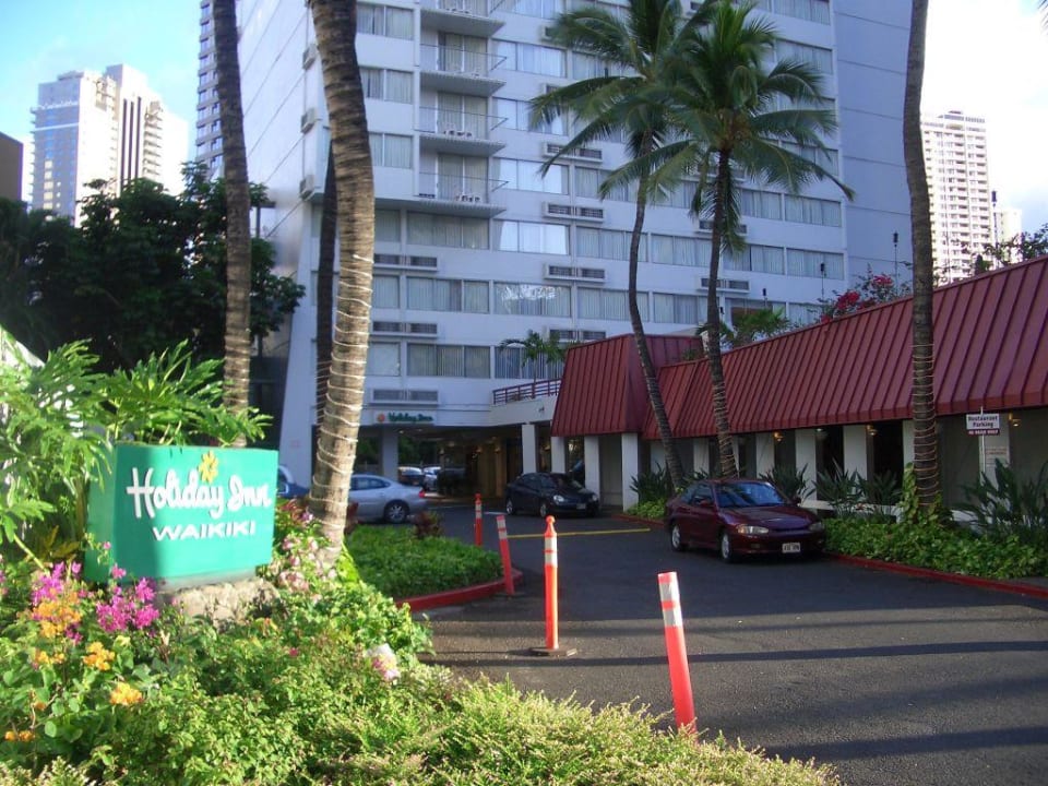Holiday Inn - Vorderansicht Hotel Ramada Plaza Waikiki