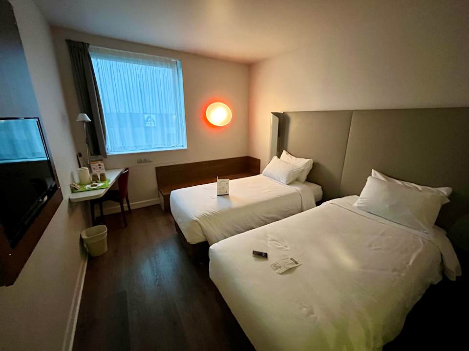 Zimmer Hotel Campanile Carcassonne Est - La Cité
