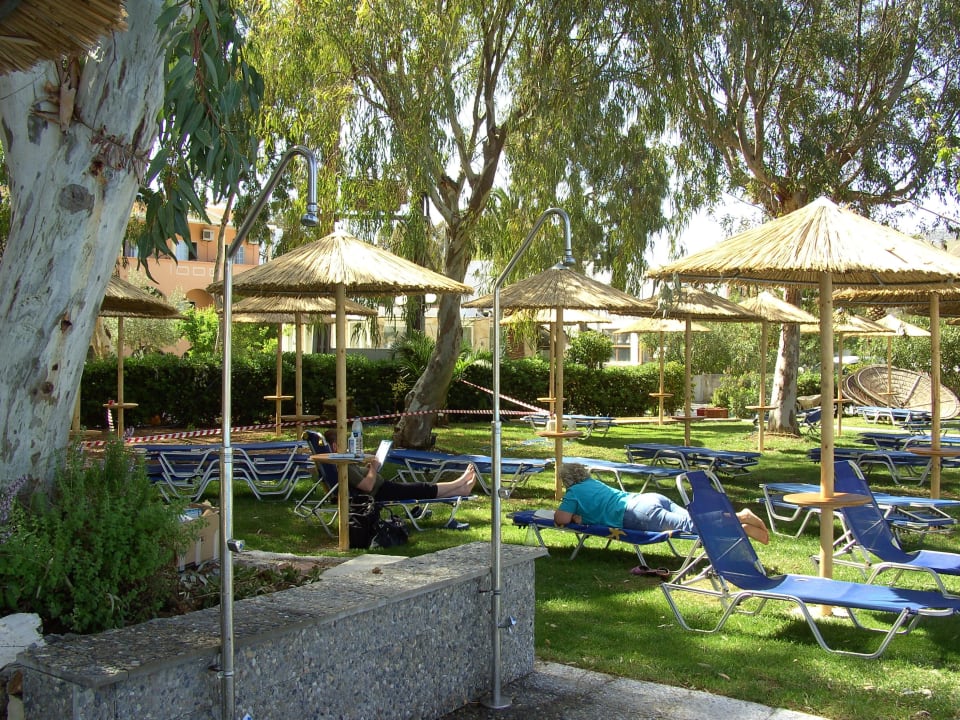 Poolanlage, Poolbar, Liegewiese, Restaurant Corissia Beach Hotel