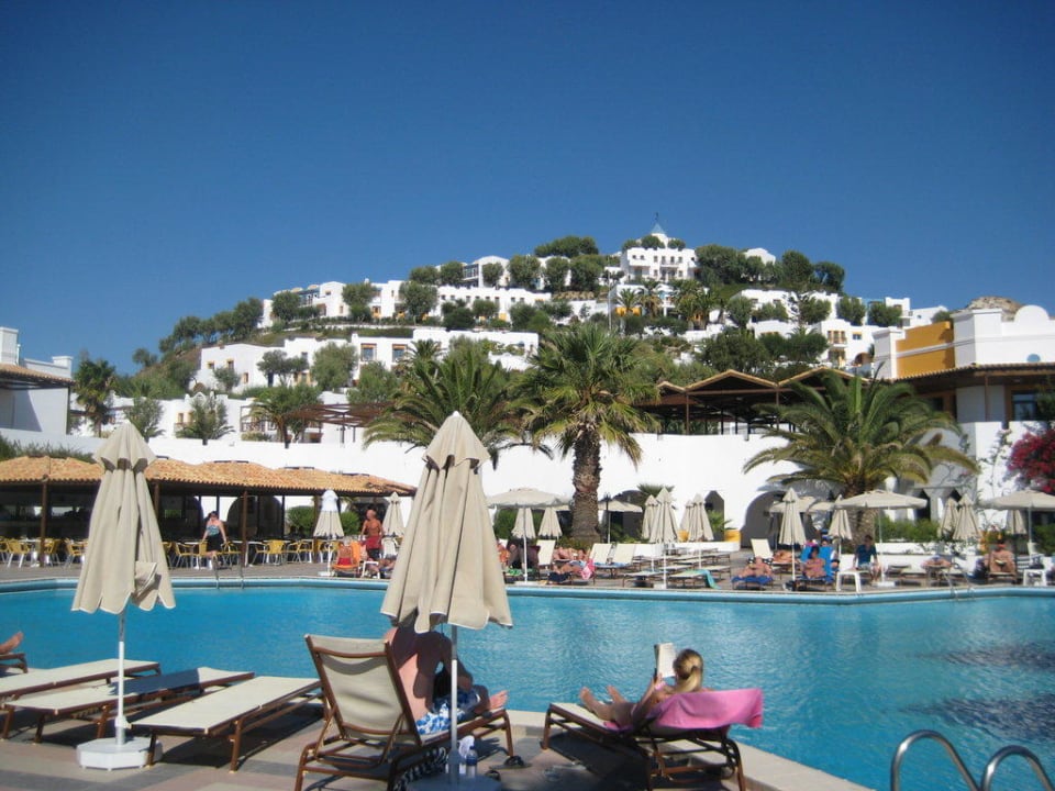Pool mit Blick auf Anlage Lagas Aegean Village