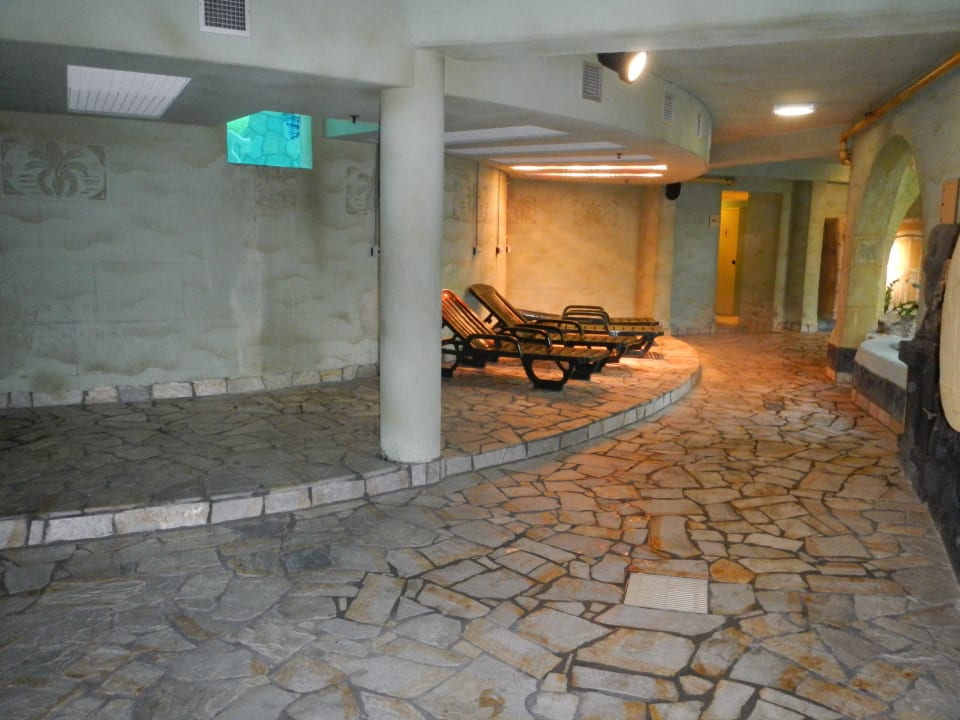 Ruhebereich, zu wenig liegen, kaum Wärmelampen  Center Parcs De Eemhof