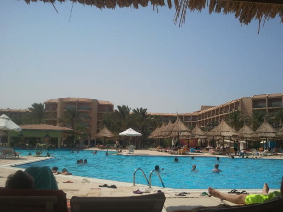 Pool und Bar Siva Grand Beach