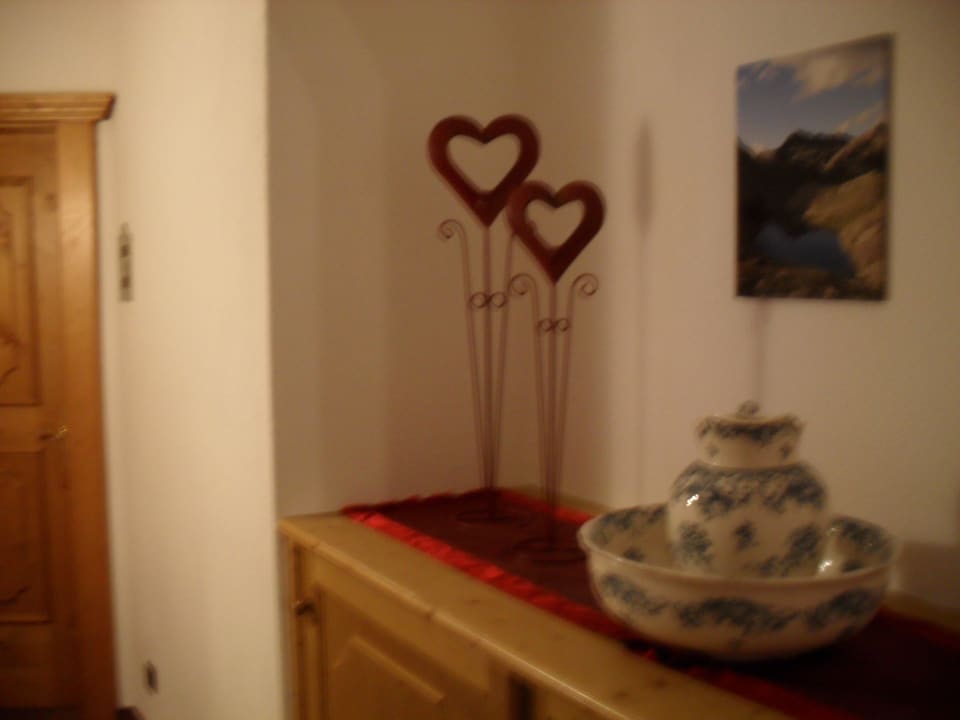 Liebevolle Deko im Hotelgangbereich Hotel Alpenhof