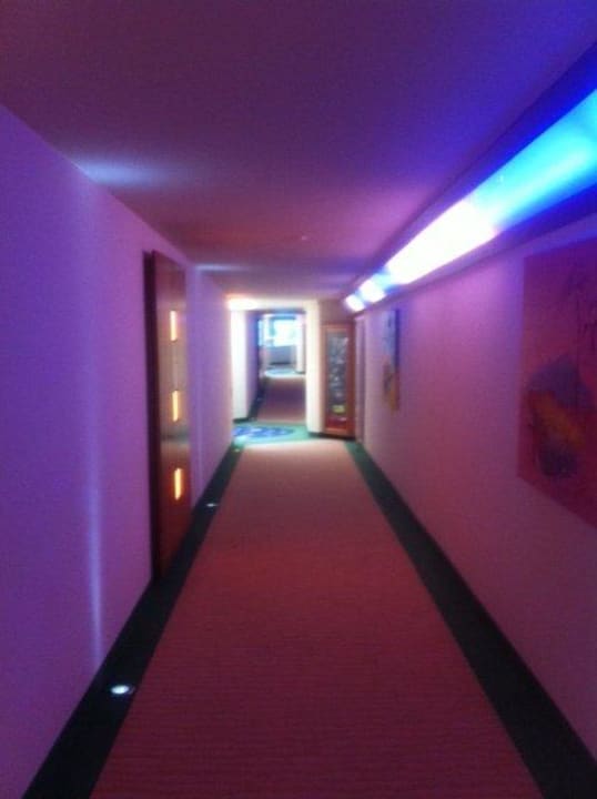 Beheizter Bademantelgang zur Therme Thermalresort Köck