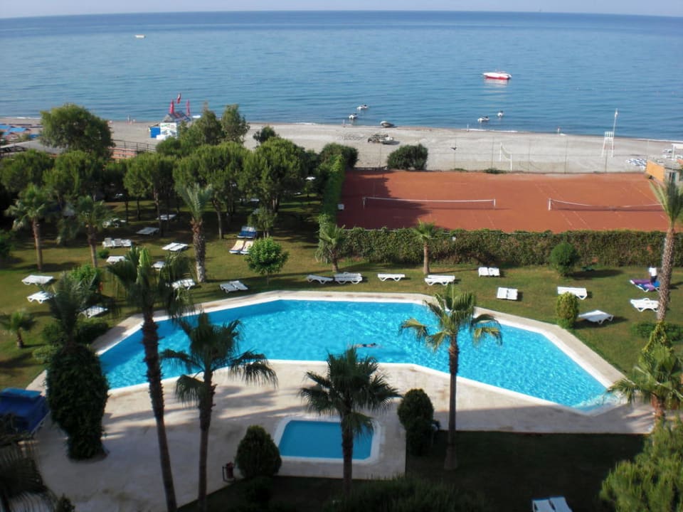 Strand und Pool Club Turtas Beach Hotel
