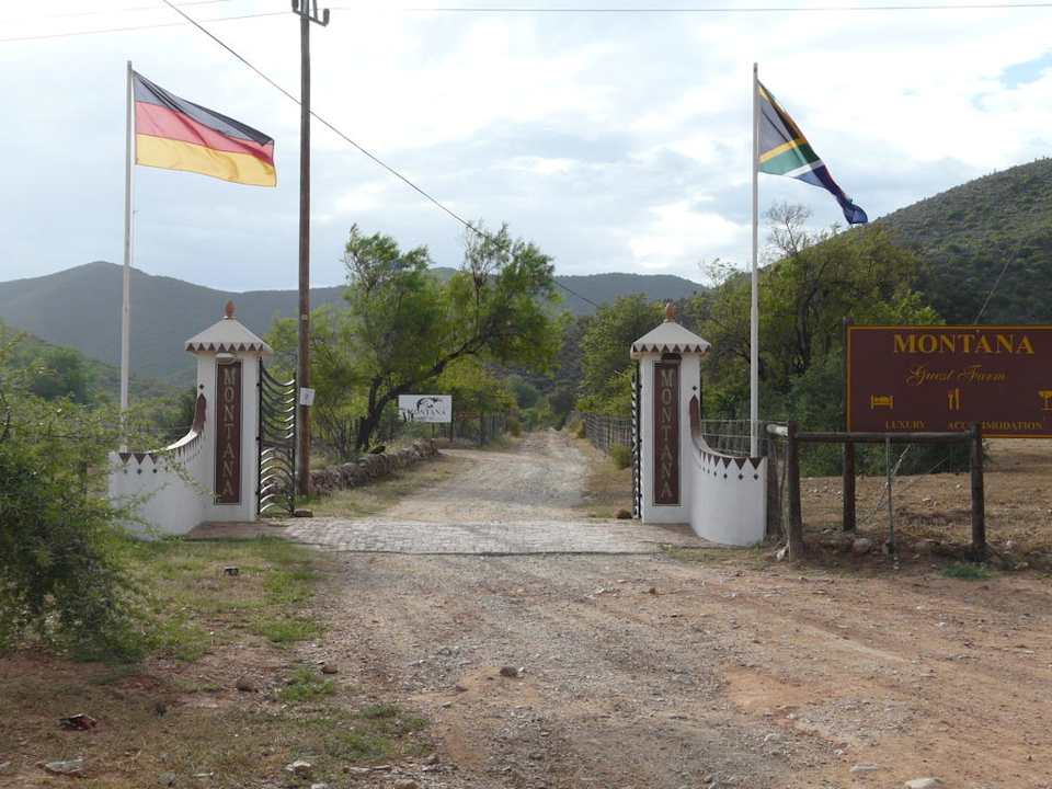 Einfahrt zur Farm Montana Guestfarm