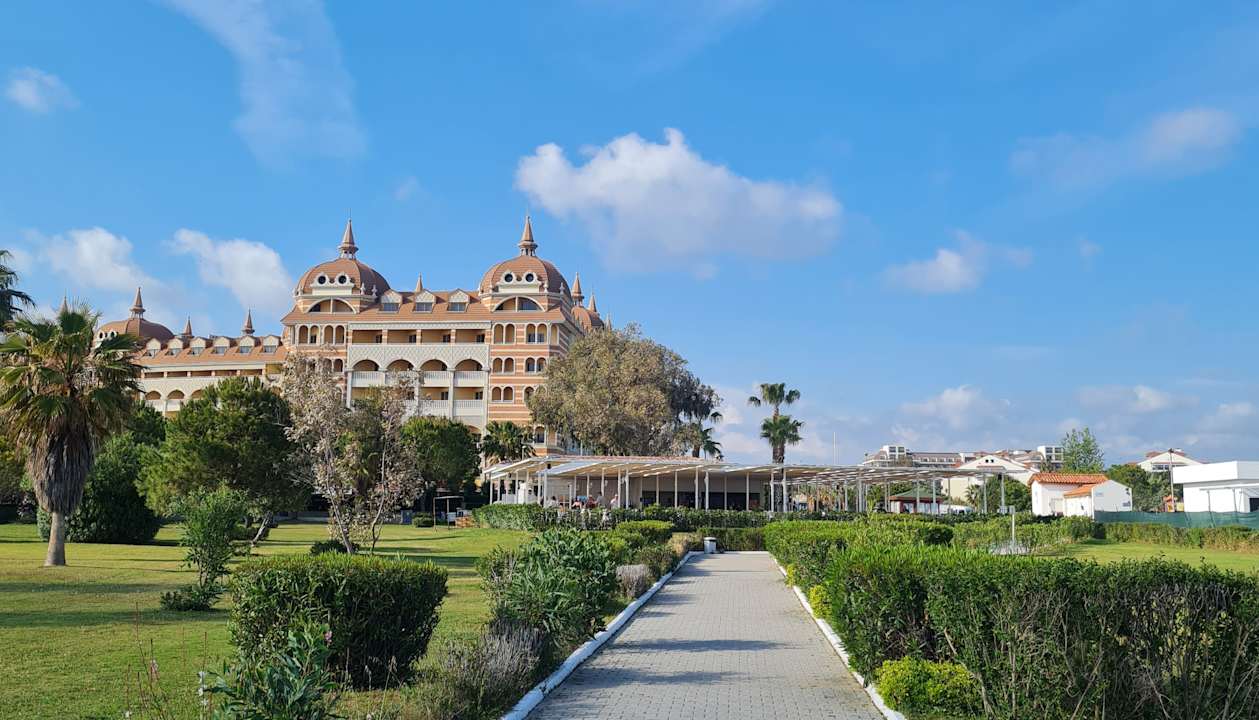 Strand Glamour Resort & Spa