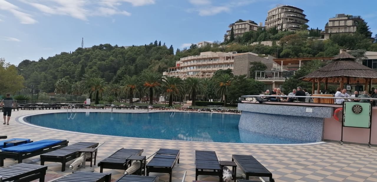 Pool Iberostar Waves Bellevue