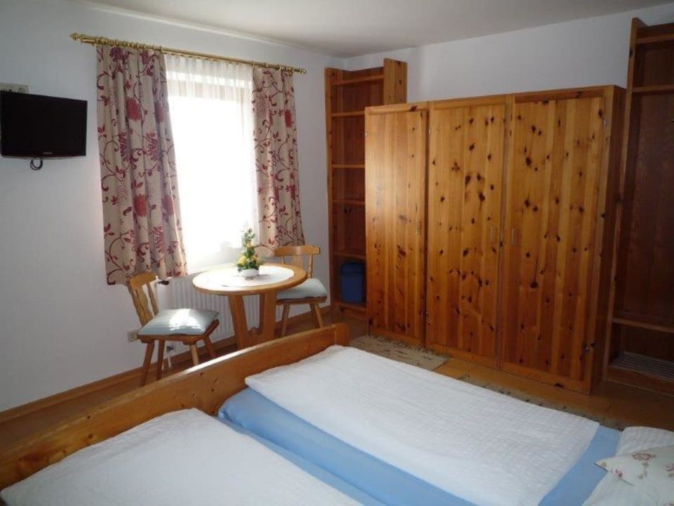 Möbel aus Holz aus heimischen Wäldern Haus Stubenböck