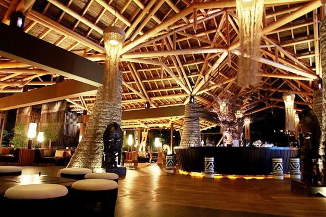 R. Burton Bar Lopesan Baobab Resort