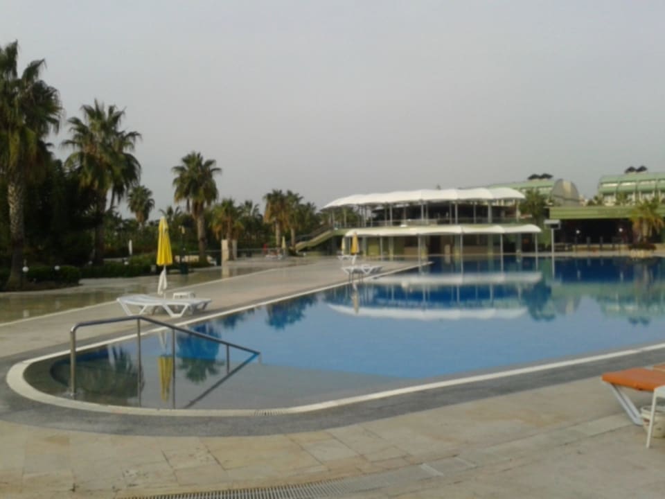 ... wo sind all' die schönen Liegen hin ??? VONRESORT Golden Coast