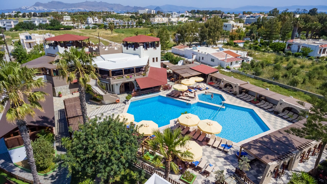 Pool Gaia Garden Hotel