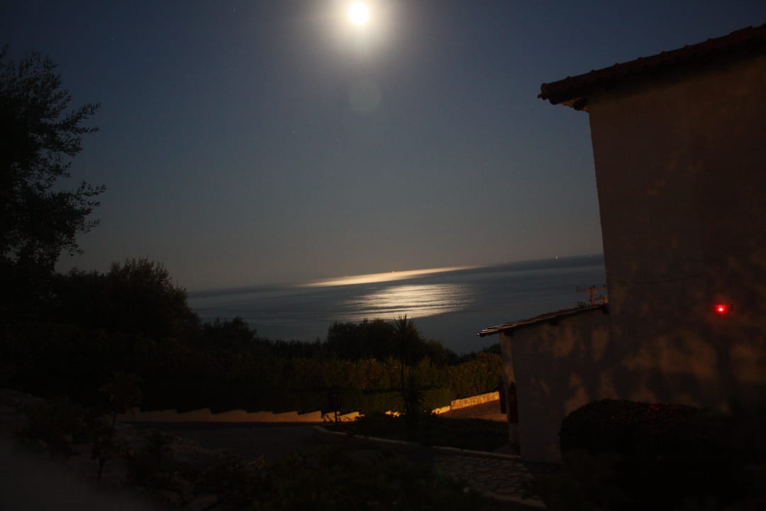 Vom Balkon zum Mond Hotel Pantokrator