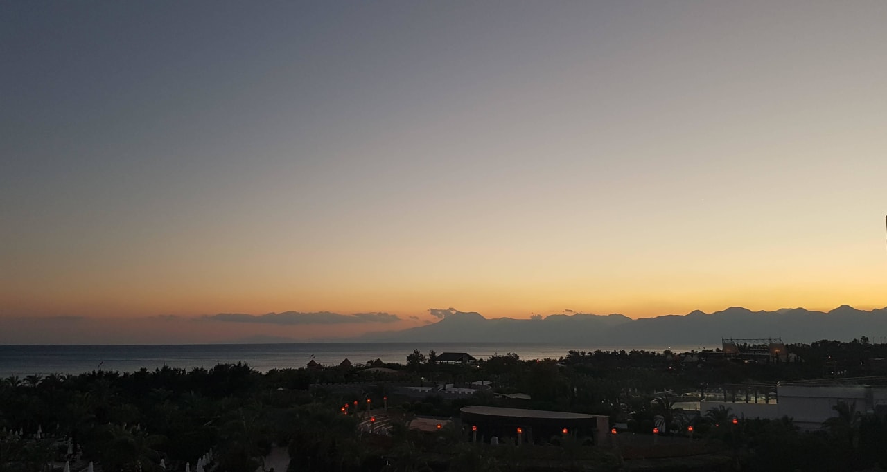 Sonnenuntergang Royal Wings Hotel