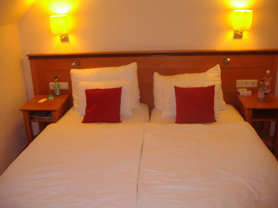Gemütliches Bett Hotel Schandl