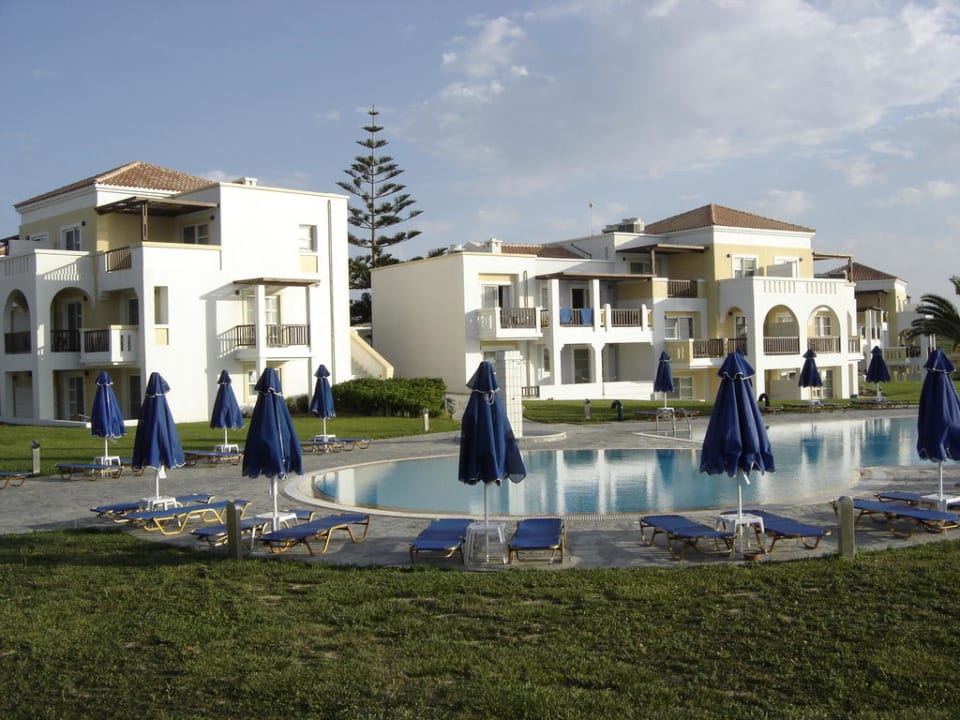 Pool & Bungalow Neptune Luxury Resort