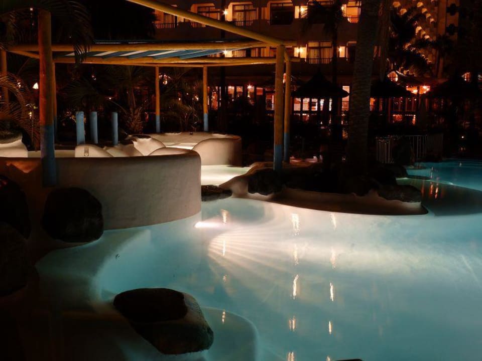 Poolanlage Corallium Beach by Lopesan Hotels - Adults only