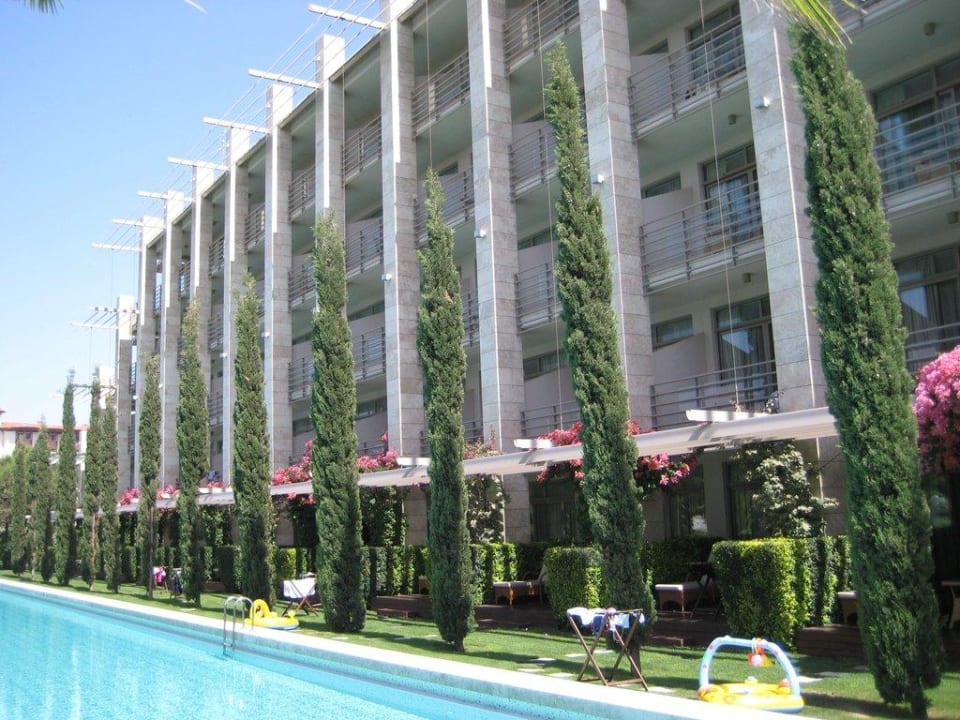 Poolbereich am Wohnblock A Gloria Serenity Resort