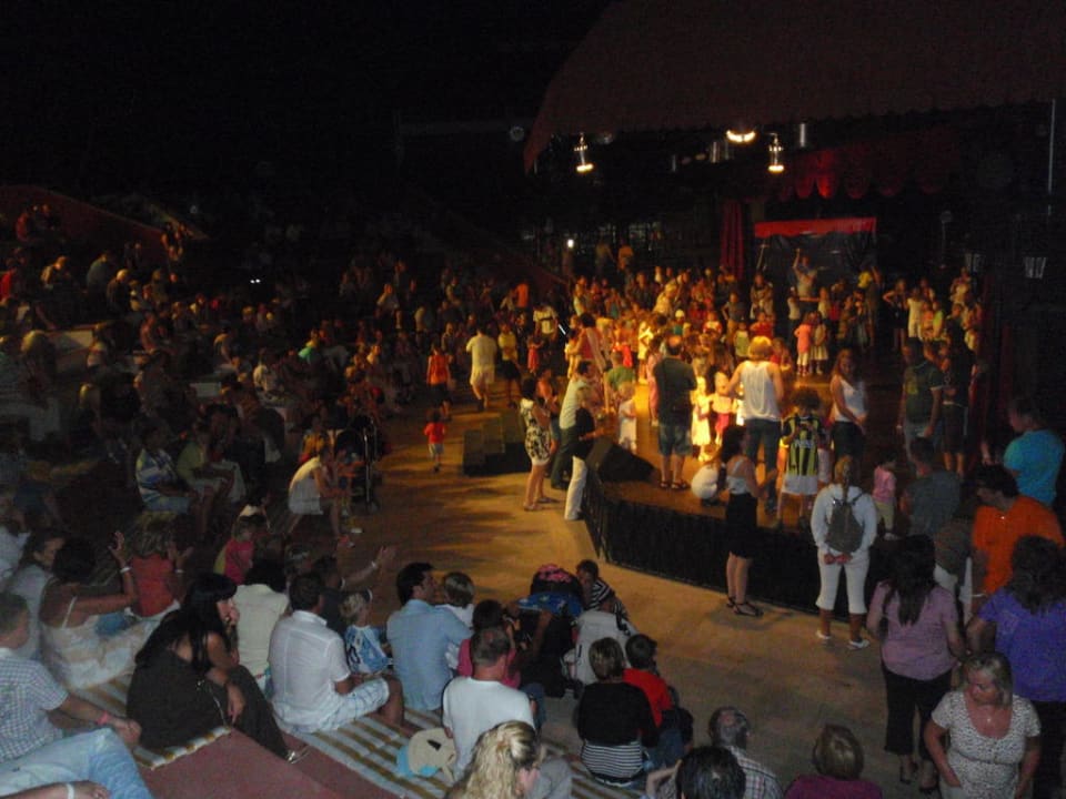 Kinderdisco im Freilufttheater Hotel Club Nena
