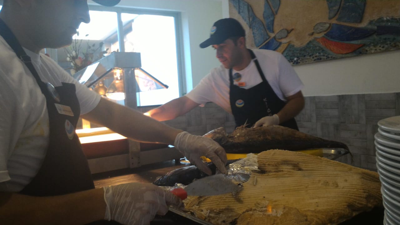 Thunfisch in Salzkruste gebacken.. AQI Pegasos World