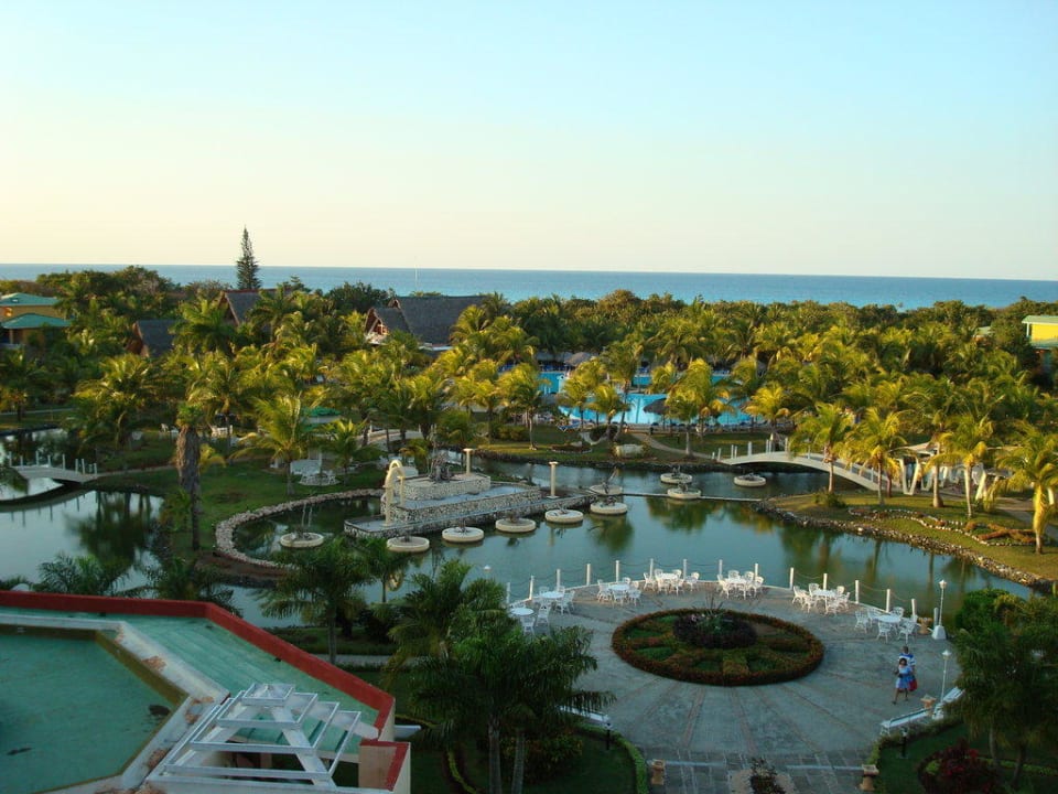 Ausblick von der Dachterrasse in die Anlage Melia Las Antillas - Adults only
