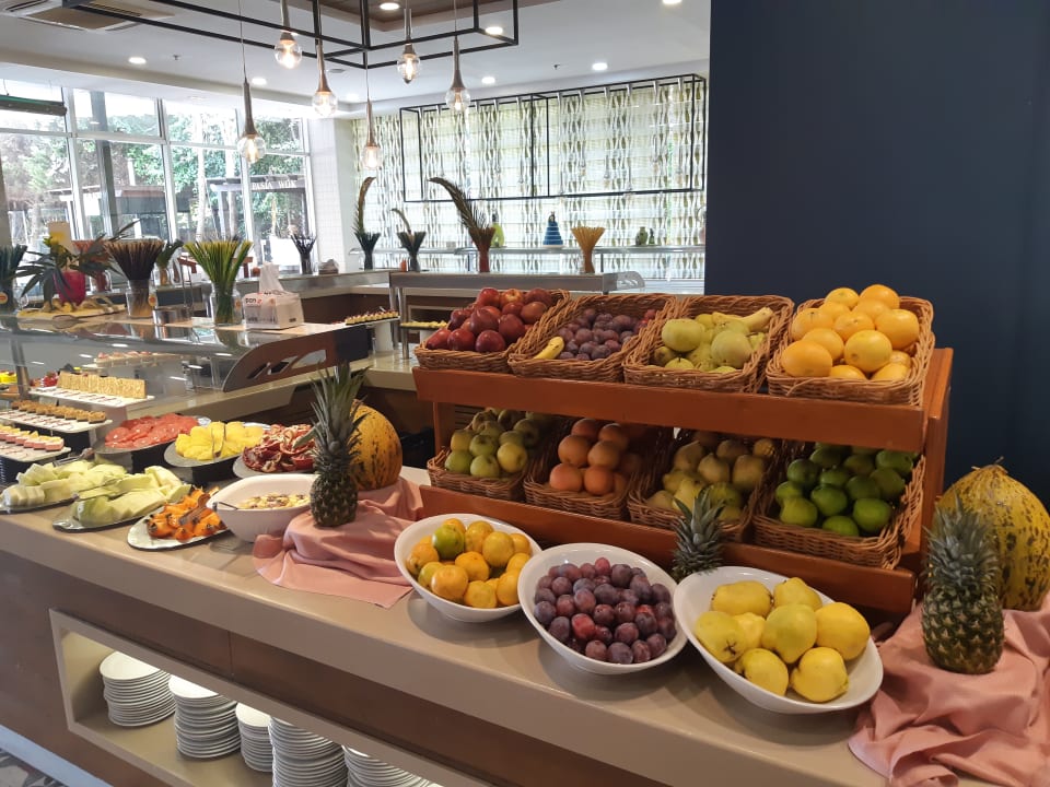 Gastro Saturn Palace Resort Hotel