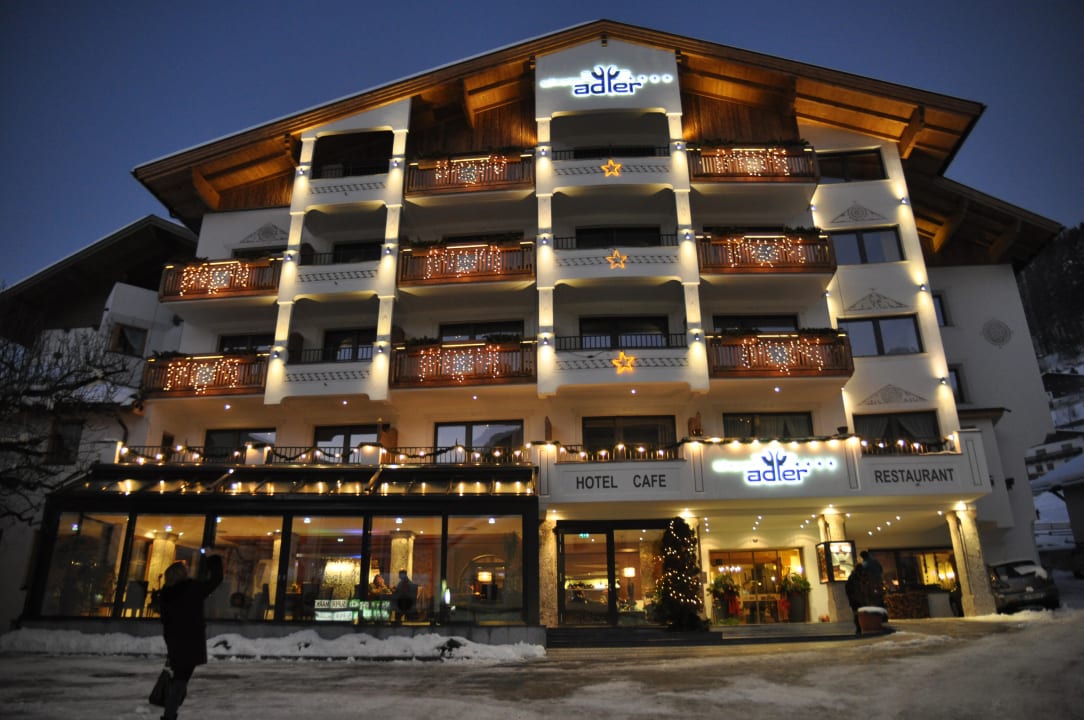 Hotel im Festgewand Aktiv Hotel Schwarzer Adler