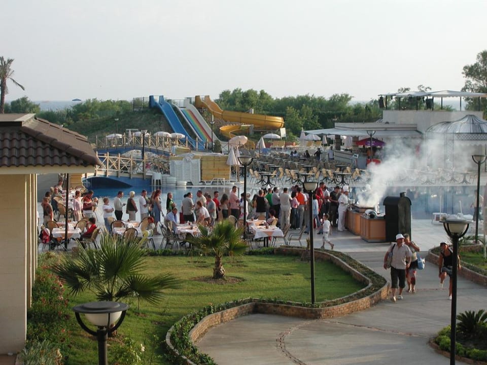 Anstehen am Essen Sunis Elita Beach Resort & Spa