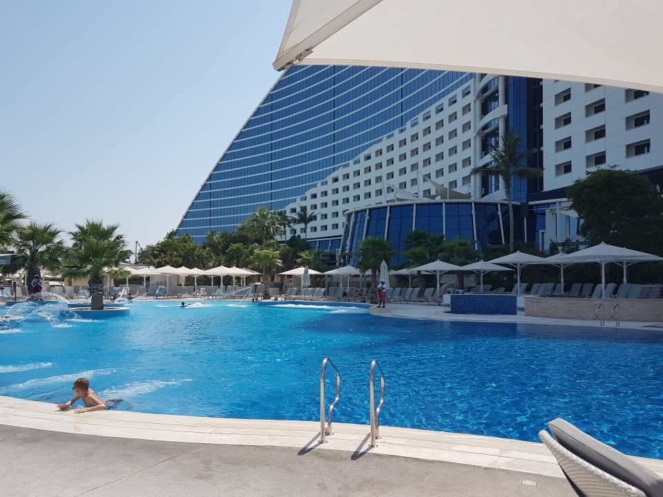 Pool Jumeirah Beach Hotel