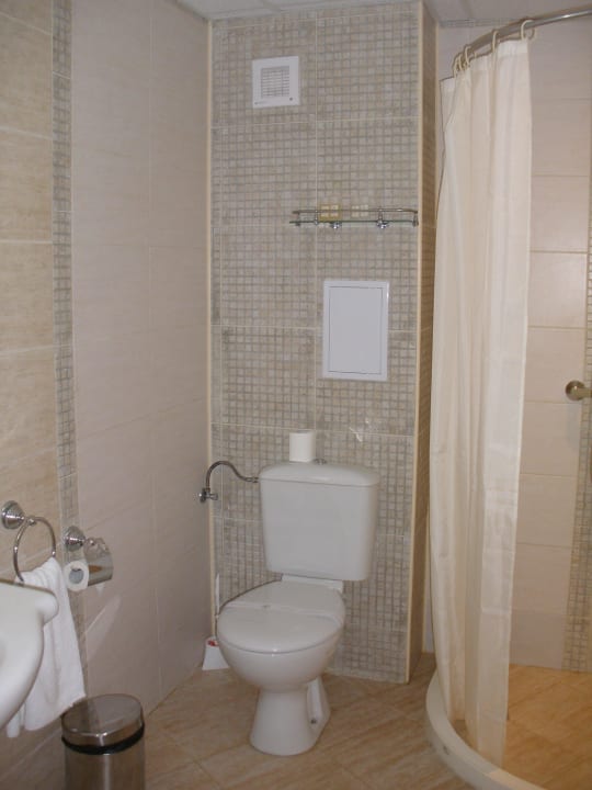 Ansicht des Bades bei Eintreffen Hotel Karlovo