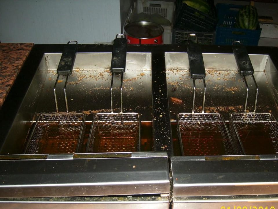 Friteuse in der Poolbar Armas Gül Beach