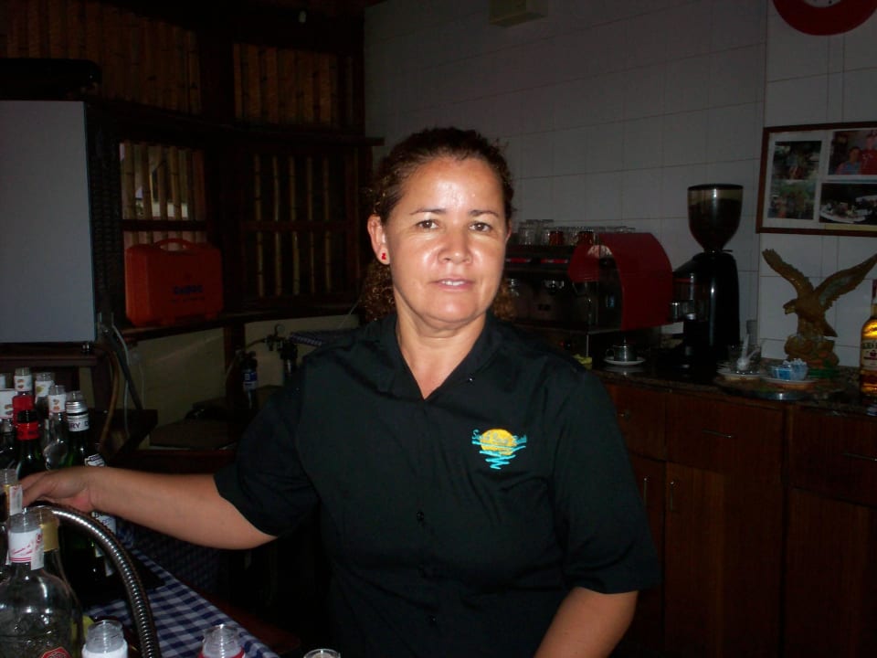 Maria an der Poolbar SBH Fuerteventura Playa
