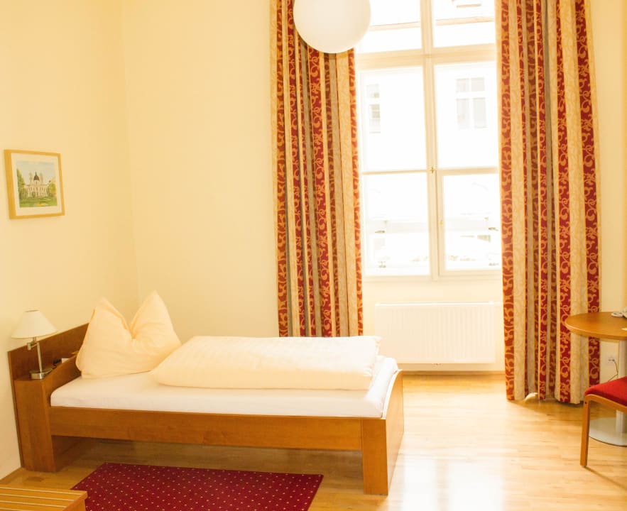 Einzelzimmer Gästehaus im Priesterseminar Salzburg