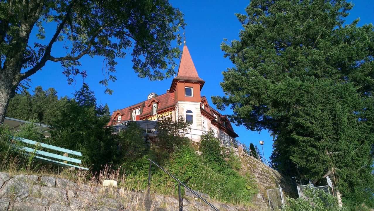 Zimmer vom See her gesehen Seehotel Hubertus -Schloss am See