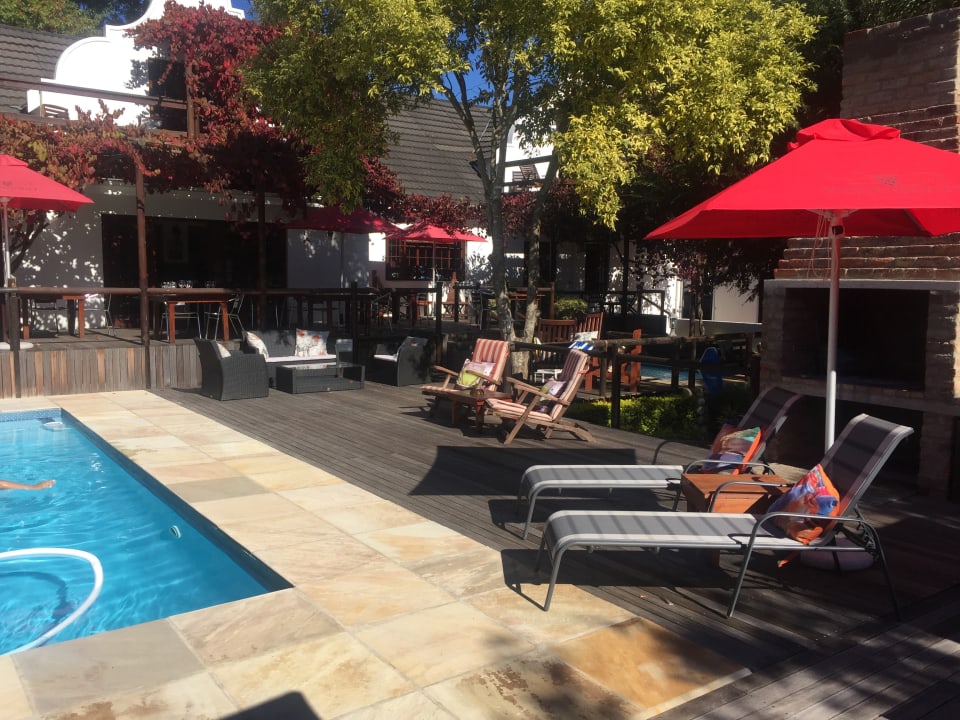 Pool Guesthouse Aan de Oever B&B