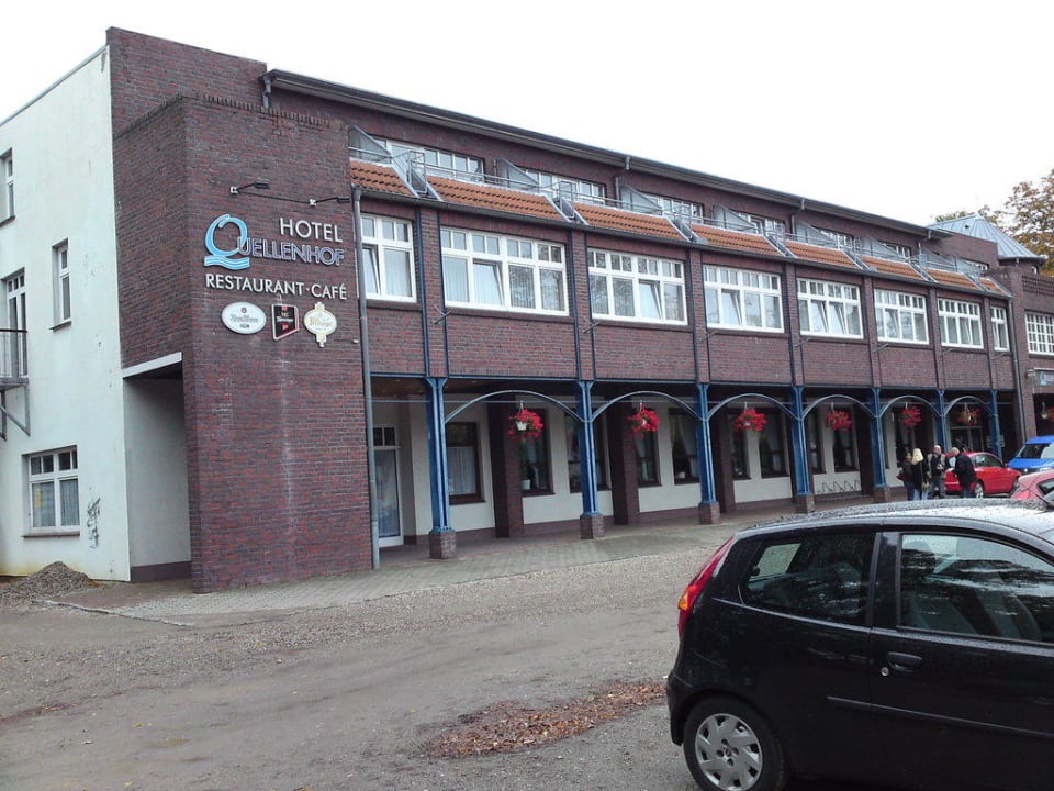 Außenansicht Hotel Quellenhof