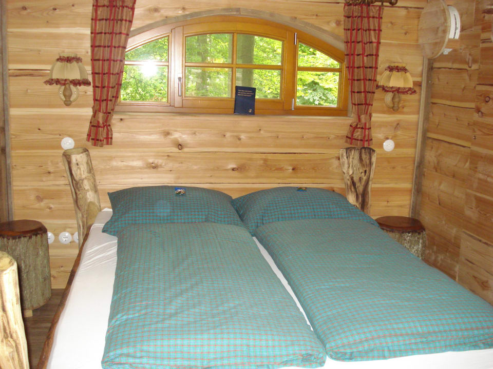 Gemütliches Doppelbett Natur-Resort Tripsdrill