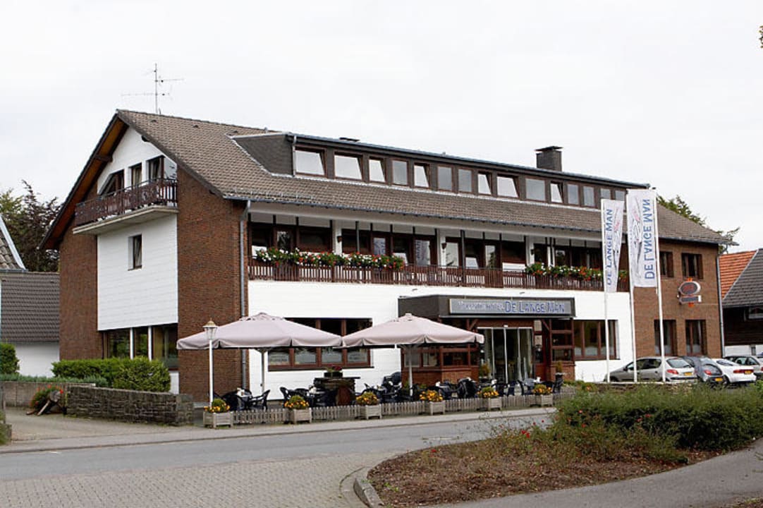Hotelaanzicht Vakantiehotel De Lange Man