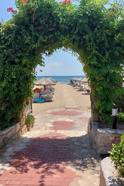 Strand Hotel Defne Garden